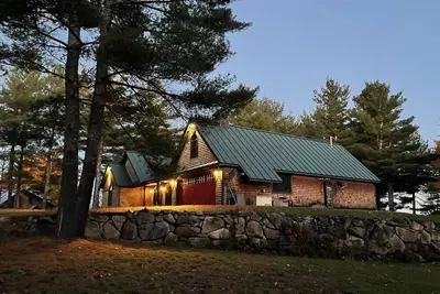 Image de Tranquil country home retreat in Maine.