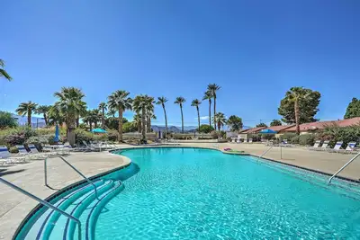 Image de Resort Pools + Hot Tubs: Pet-Friendly Indio Condo