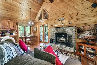 Image de Cozy☀︎ Retreat☀︎Hot Tub☀︎Fireplace☀︎Grill