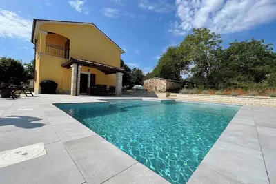 Image de Maison de vacances avec piscine pour 4-6 personnes