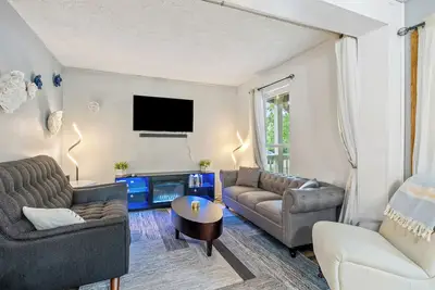 Image de Comfortable 5br home w/ lake views & tranquil sunrises