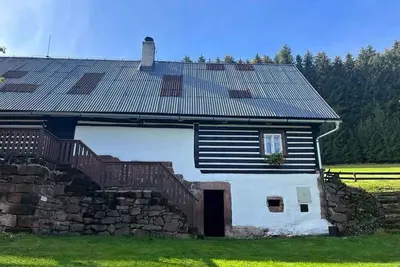 Image de Maison de vacances avec piscine dans un semi-selit dans les montagnes de Staropacks