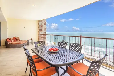 Image de Sonoran Sky 1402 Living The Good Life Modern Oceanfront Condo