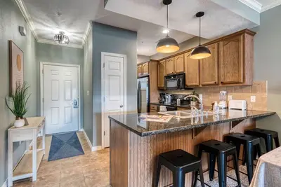 Image de 2 King Beds ~ Board Games ~ Free Tickets Included! (Mj4-130)