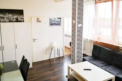 Image de Ferienwohnung Langenfeld 06, 50qm, 1 Schlafzimmer, 1 Wohn-\/schlafraum, Max. 4 Personen