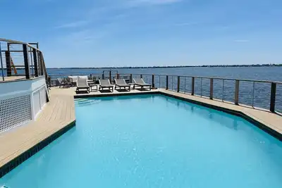 Image de Family Friendly Home on the Water with Pool, Paddleboard, Kayak, & Private Beach