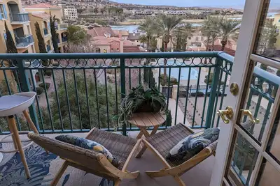 Image de Lake Las Vegas 2br condo with gorgeous views of lake & pools