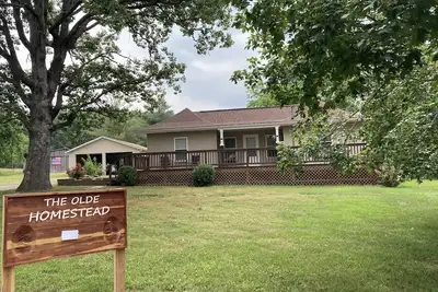 Image de Newly remodeled offers many amenities with perfect location!