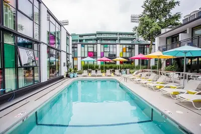 Image de 4 Pool View Units Near The Paul Revere House! Valet Parking, Pets Allowed, Pool!