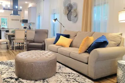 Image de Family Friendly Greater Heights Cottage Newly renovated  - Must See