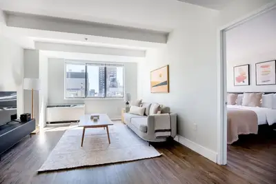 Luxe Ues 1br w/ W/D, Gym & Doorman, nr Cooper Hewitt, by Blueground