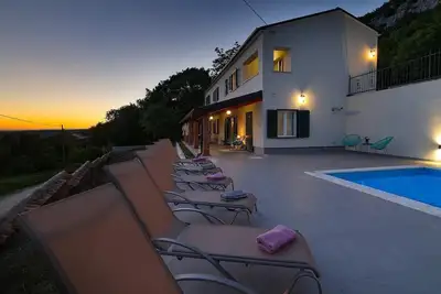 Image de Maison de vacances avec la piscine Dolenja Vas, Sredisnja Istra (K-20747)
