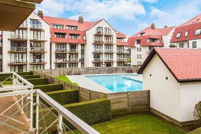 Image de Bel appartement avec piscine commune