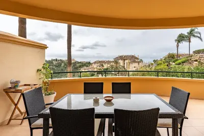 Image de Appartement 'Elveria Hills' avec vue sur la mer, Wi-Fi et climatisation