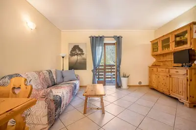 Image de Ferme 'Agriturismo Val D' Egoi App 2' avec vue sur la montagne, jardin partagé et Wi-Fi