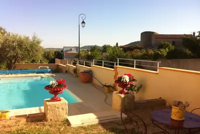 Image de Appartement avec piscine dans un village : Nîmes 15 mn, mer  40 mn, Cévennes 1h