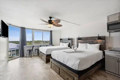 Image de Top Of The Gulf 704  | 0 Bed, 1 Bath
