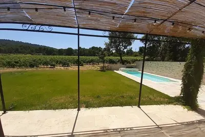 Image de Air-conditioned villa with swimming pool on the edge of the vineyards July / August