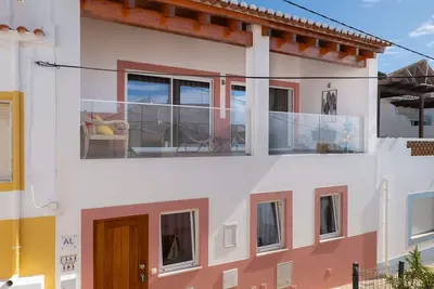 Image de House with garden, 3 minute walk to the Beach