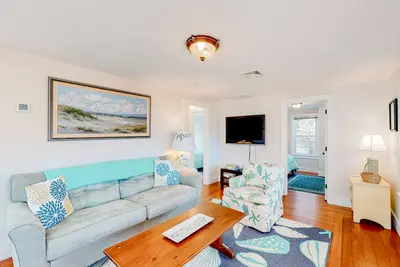 Image de Inviting cottage with golf nearby, central Ac, & full kitchen