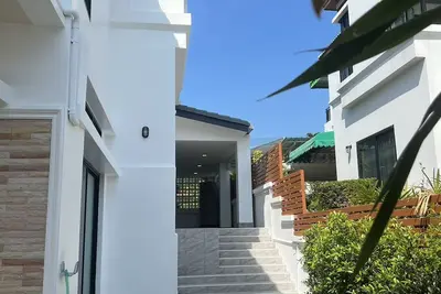 Image de The villa with dock is 5 minutes from the beach