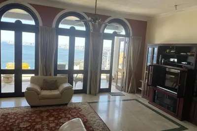 Image de House with excellent views of the sea and the city, in a quiet area.