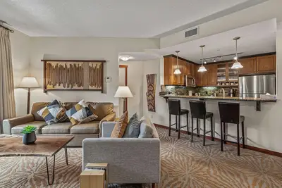 Image de ~This is Canmore Living~  Pool, Hot Tub, Quiet End Unit, 2 King Beds, Walk to Dt