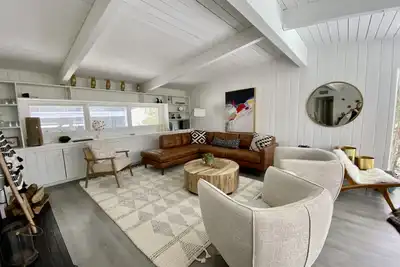 Image de Escape toThe Birdhouse @ Newfound Lake