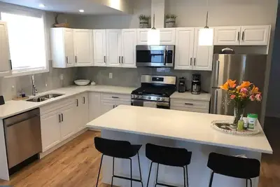 Image de Modern, New 3 bedroom Oasis