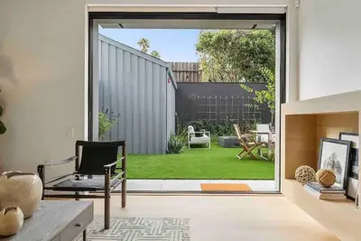 Image de Huge Ultra Luxe Modern Mission Home backyard oasis