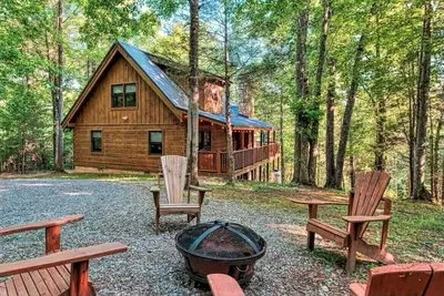 Image de Fire Pit | Outdoor Hot Tub | Easy Access | Location: Walden's Creek Area