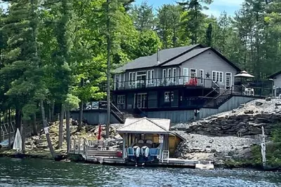 Image de Riverside cottage w/ hot tub, firepit, indoor bar, and much more