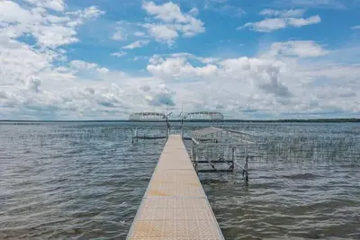Image de North Long Lake Getaway!