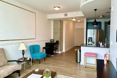 Image de Scenic Top Floor Penthouse in the Heart of Midtown | Minutes From Atl Airport