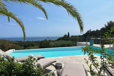 Image de La Croix Valmer -  5 ch - Vue Mer - 10 personnes