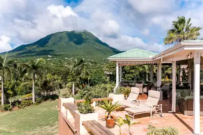 Image de Amazing Grace Villa - Stunning Views - 5 min from Montpelier Inn