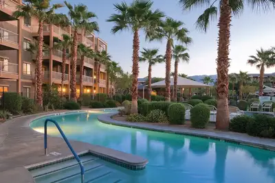 Image de Minutes from Coachella 3 bedroom 3 bathroom Penthouse suite!