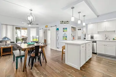 Image de Stunning 2 Bed/2 Bath in the heart of Kihei! !