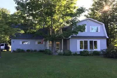 Image de Lake Charlevoix Spacious Home Away From Home