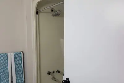 Image de Cozy mountain valley view hideaway-Enderby