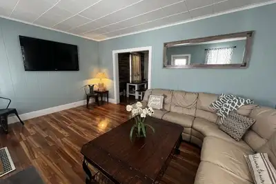 Image de Cheboygan’s Bellant Street Bungalow - Northern Michigan Destination Hotspot!