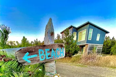 Image de Sunsets, Ocean Views + Beach Path!