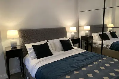 Image de An historic hide-away on Pulteney Street, in the heart of the Adelaide Cbd\n