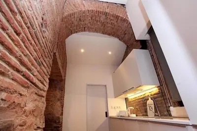 Image de Romantic, well-designed apartment in the center of Tbilisi.