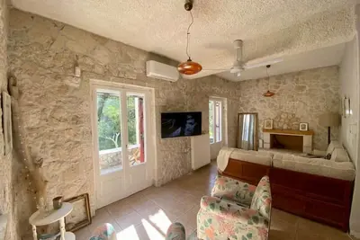 Image de ☼Stone house in Katouna with garden and view☼