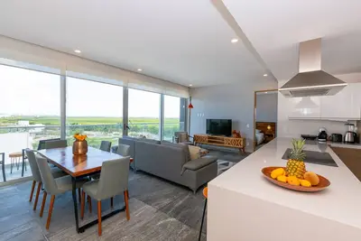 Image de Riva 508 · Ocean view condo - Beach, pool & jacuzzi!