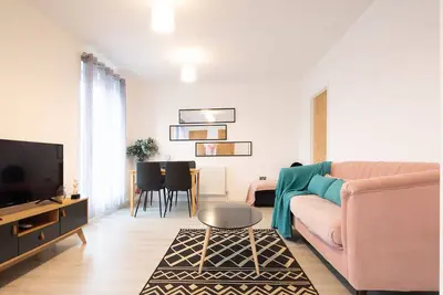 Image de 2 bedroom 2 ensuite sleeps 4, with parking and garden. New build spacious home