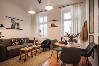 Image de Roncal - 3 bedrooms and balcony in Friedrichshain