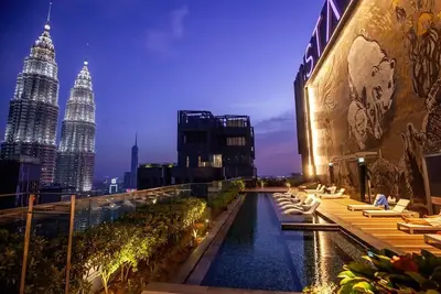 Image de comfortable apartment with hydro massage faci