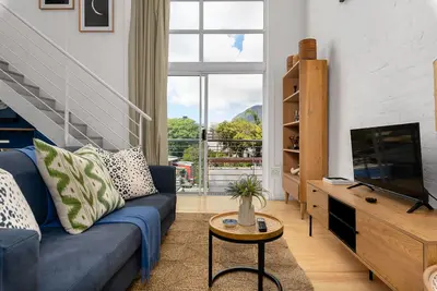 Image de Charming Harbour Terrace Apartment | Wifi